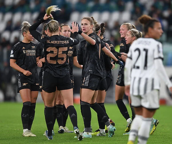 Vivianne Miedema Scores the Winning Goal: Arsenal Claims UEFA Women's Champions League Victory over Juventus