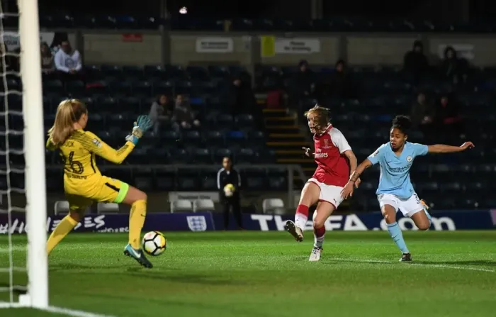 Framed Print : Vivianne Miedema Scores the Winning Goal: Arsenal Women Clinch Continental Cup against Manchester City Ladies