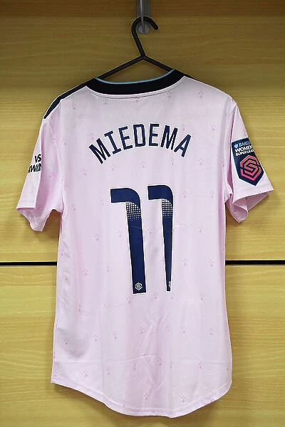 Vivianne Miedema's Arsenal Shirt Before Aston Villa vs Arsenal (2022-23)