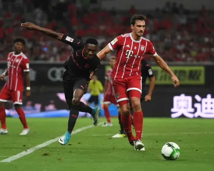 Framed Print : Welbeck vs. Hummels: A Pre-Season Showdown - Bayern Munich vs. Arsenal in Shanghai (2017-18) Framed Print : Welbeck vs. Hummels: A Pre-Season Showdown - Bayern Munich vs. Arsenal in Shanghai (2017-18)