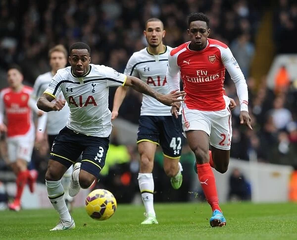 Welbeck vs. Rose: Intense Battle in Tottenham Hotspur vs. Arsenal Premier League Clash, 2015
