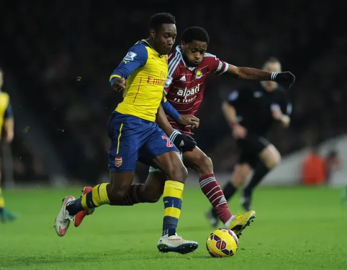 Framed Print : Welbeck vs. Song: Intense Battle in West Ham United vs. Arsenal (2014-15) Framed Print : Welbeck vs. Song: Intense Battle in West Ham United vs. Arsenal (2014-15)