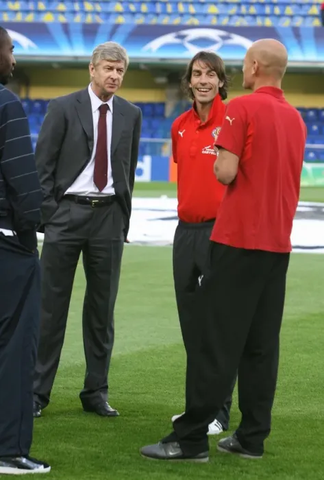 Framed Print : Wenger with Pires and Cygan: A Champions League Showdown at Villarreal, 2009