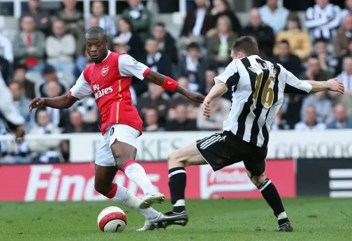 Framed Print : William Gallas (Arsenal) James Milner (Newcastle United) Framed Print : William Gallas (Arsenal) James Milner (Newcastle United)
