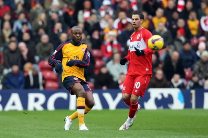 Framed Print : William Gallas (Arsenal) Jeremie Aliadiere (Middlesbrough) Framed Print : William Gallas (Arsenal) Jeremie Aliadiere (Middlesbrough)