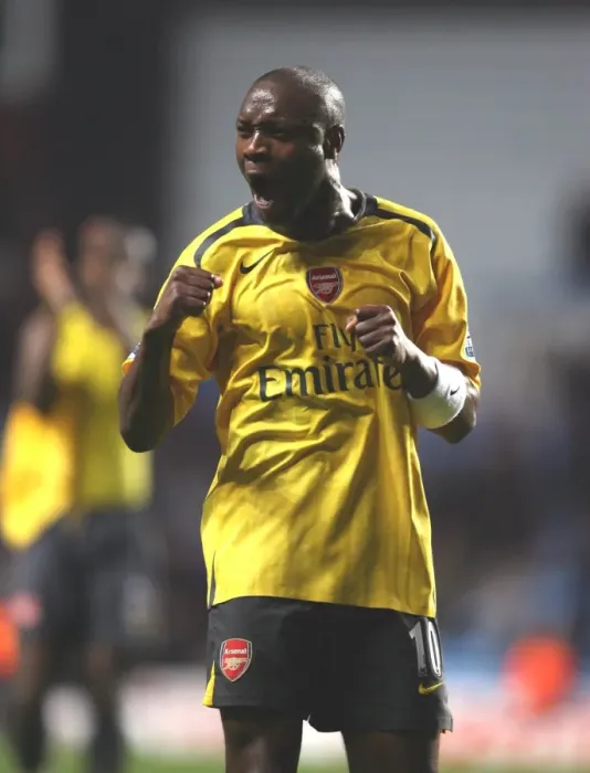 Framed Print : William Gallas: Arsenal Victory Celebration vs. Aston Villa, 2007 Framed Print : William Gallas: Arsenal Victory Celebration vs. Aston Villa, 2007
