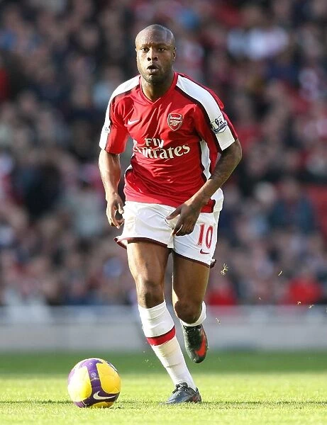 William Gallas: Arsenal's Unyielding Defender in the 0-0 Stalemate Against Sunderland, 2009