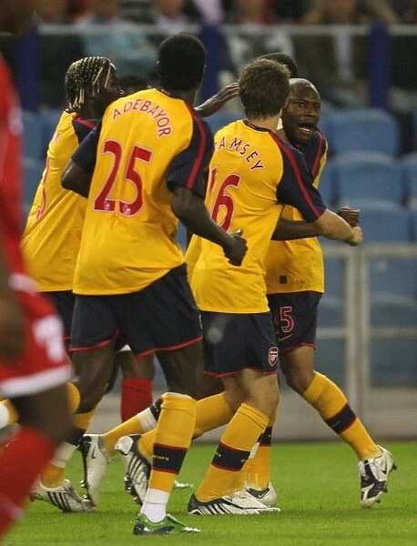 William Gallas celebrates scoring the 1st Arsenal goal