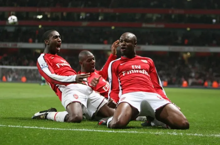 Framed Print : William Gallas celebrates scoring the 2nd Arsenal goal Framed Print : William Gallas celebrates scoring the 2nd Arsenal goal