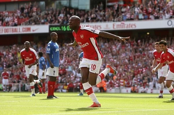 William Gallas's Triumphant Goal: Arsenal's 4-1 Victory Over Portsmouth in the Barclays Premier League