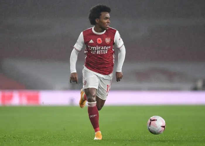 Framed Print : Willian in Action: Arsenal vs. Aston Villa, Premier League 2020-21 Framed Print : Willian in Action: Arsenal vs. Aston Villa, Premier League 2020-21