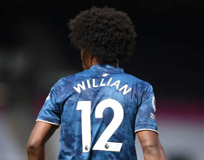 Framed Print : Willian in Action: Fulham vs Arsenal, Premier League 2020-21 Framed Print : Willian in Action: Fulham vs Arsenal, Premier League 2020-21