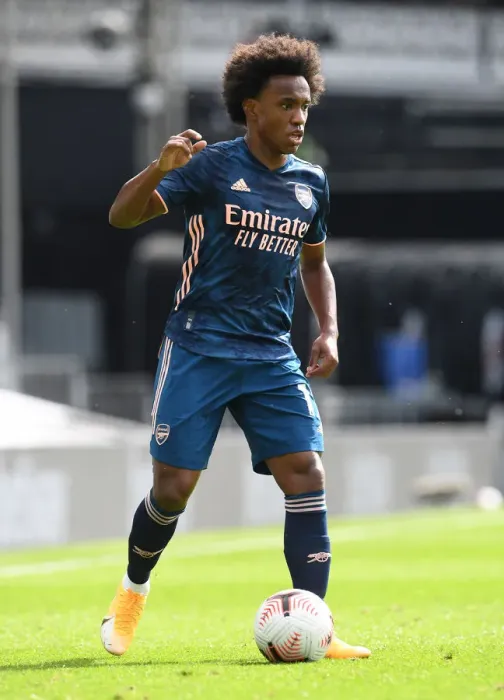 Framed Print : Willian in Action: Premier League 2020-21 - Fulham vs. Arsenal