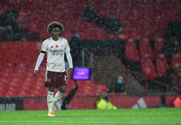 Framed Print : Willian at Empty Old Trafford: Manchester United vs Arsenal (2020-21) Framed Print : Willian at Empty Old Trafford: Manchester United vs Arsenal (2020-21)