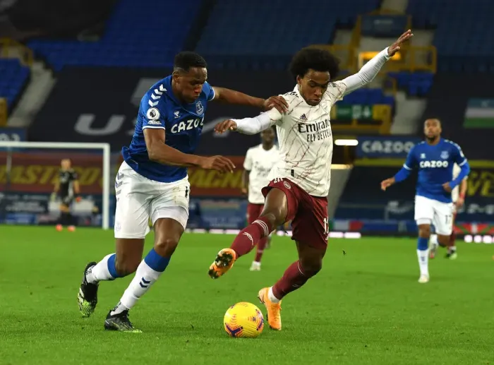 Framed Print : Willian vs Mina: A Premier League Rivalry Ignites - Everton vs Arsenal, 2020-21 Framed Print : Willian vs Mina: A Premier League Rivalry Ignites - Everton vs Arsenal, 2020-21