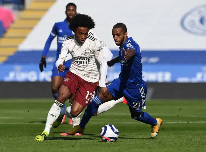 Framed Print : Willian vs Ricardo Pereira: Battle at The King Power Stadium - Leicester City vs Arsenal, Premier League 2020-21