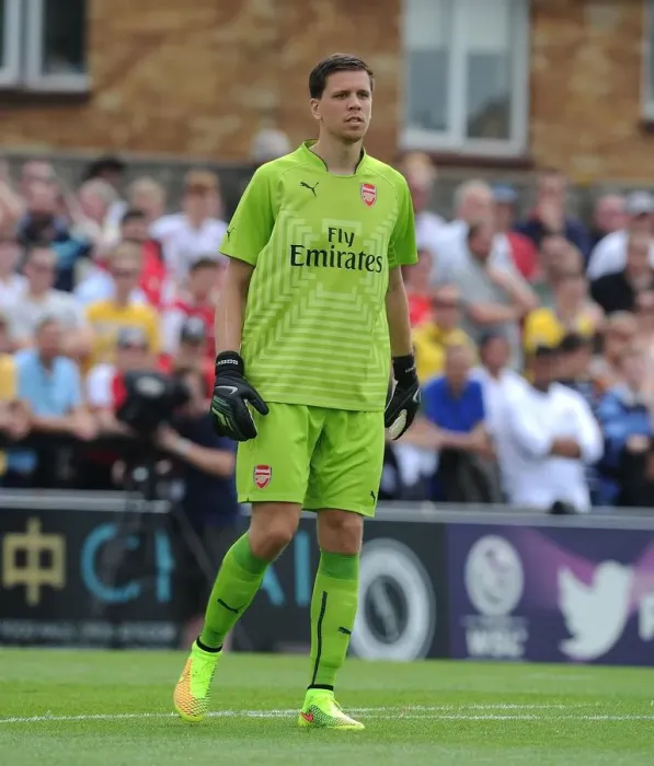 Framed Print : Wojciech Szczesny in Action: Arsenal's Pre-Season Friendly vs Borehamwood