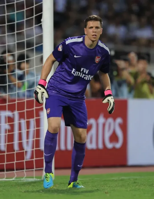 Framed Print : Wojciech Szczesny in Action: Vietnam vs. Arsenal (2013-14) Framed Print : Wojciech Szczesny in Action: Vietnam vs. Arsenal (2013-14)