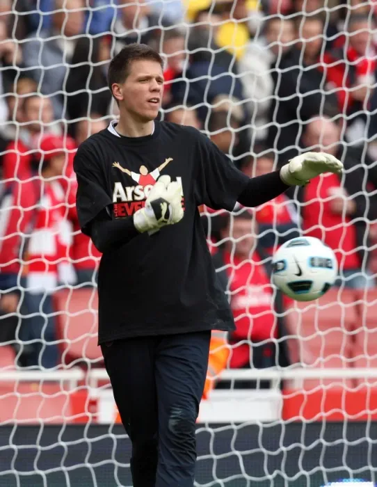 Framed Print : Wojciech Szczesny (Arsenal). Arsenal 2: 1 Birmingham City. Barclays Premier League Framed Print : Wojciech Szczesny (Arsenal). Arsenal 2: 1 Birmingham City. Barclays Premier League