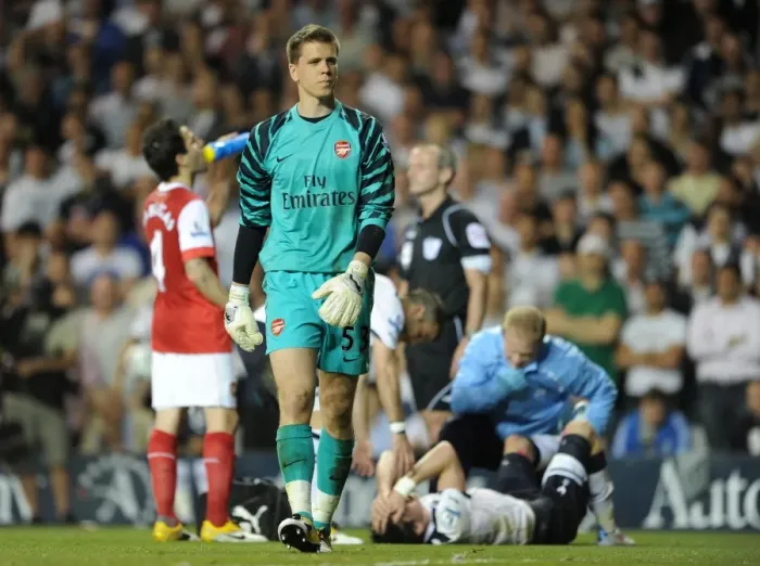 Framed Print : Wojciech Szczesny (Arsenal) Gareth Bale (Tottenham). Tottenham Hotspur 3: 3 Arsenal Framed Print : Wojciech Szczesny (Arsenal) Gareth Bale (Tottenham). Tottenham Hotspur 3: 3 Arsenal