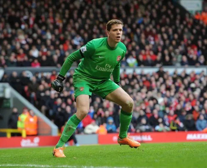 Framed Print : Wojciech Szczesny: Arsenal Goalkeeper in Action Against Liverpool (2013-14) Framed Print : Wojciech Szczesny: Arsenal Goalkeeper in Action Against Liverpool (2013-14)