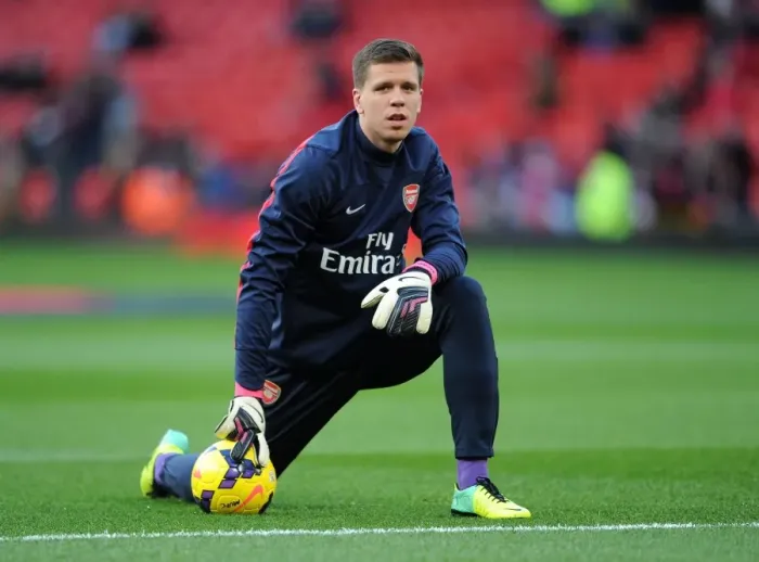 Framed Print : Wojciech Szczesny: Arsenal Goalkeeper's Focus Before Manchester United Clash (2013-14) Framed Print : Wojciech Szczesny: Arsenal Goalkeeper's Focus Before Manchester United Clash (2013-14)