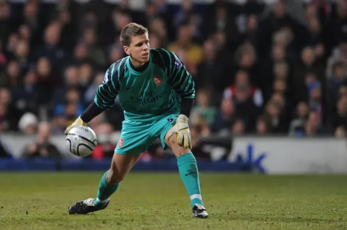 Framed Print : Wojciech Szczesny (Arsenal). Ipswich Town 1: 0 Arsenal, Carling Cup Semi Final 1st Leg Framed Print : Wojciech Szczesny (Arsenal). Ipswich Town 1: 0 Arsenal, Carling Cup Semi Final 1st Leg