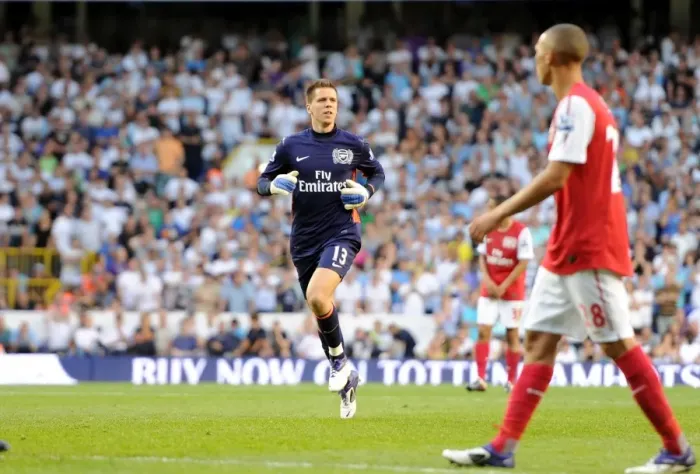 Framed Print : Wojciech Szczesny (Arsenal). Tottenham Hotspur 2: 1 Arsenal. Barclays Premier League