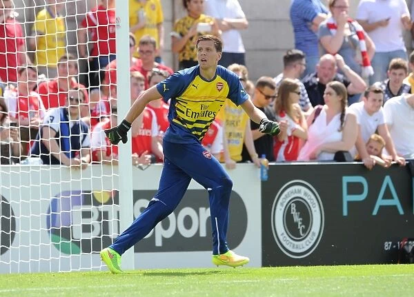Wojciech Szczesny (Arsenal) warms up before the match. Boreham Wood 0: 2 Arsenal