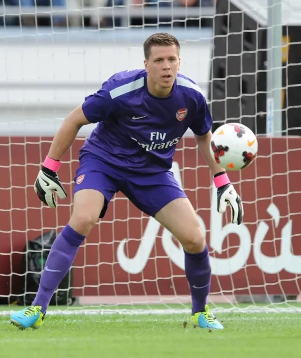 Framed Print : Wojciech Szczesny: Arsenal's Defiant Goalkeeper vs. Manchester City (2013-14 Pre-Season) Framed Print : Wojciech Szczesny: Arsenal's Defiant Goalkeeper vs. Manchester City (2013-14 Pre-Season)