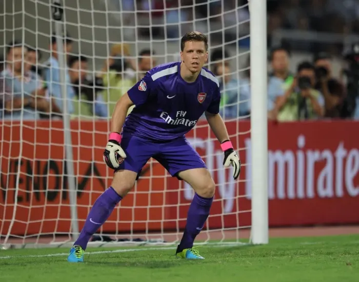 Framed Print : Wojciech Szczesny: Arsenal's Star Goalkeeper in Action against Vietnam (2013) Framed Print : Wojciech Szczesny: Arsenal's Star Goalkeeper in Action against Vietnam (2013)
