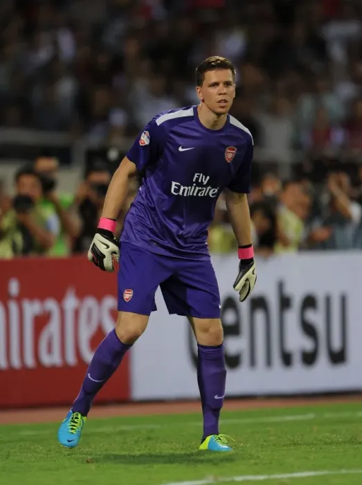 Framed Print : Wojciech Szczesny: Arsenal's Star Goalkeeper in Action against Vietnam (2013) Framed Print : Wojciech Szczesny: Arsenal's Star Goalkeeper in Action against Vietnam (2013)