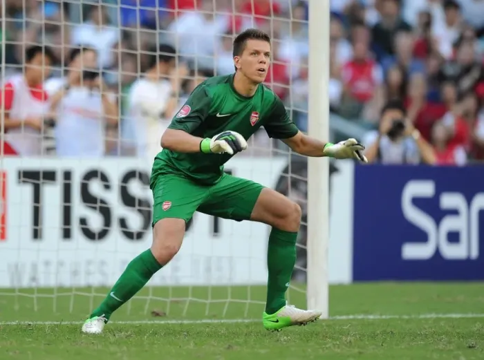 Framed Print : Wojciech Szczesny: Arsenal's Star Goalkeeper Shines in Kitchee FC Match (2012) Framed Print : Wojciech Szczesny: Arsenal's Star Goalkeeper Shines in Kitchee FC Match (2012)