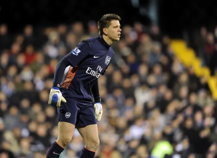 Framed Print : Wojciech Szczesny: Arsenal's Wall at Craven Cottage (Fulham v Arsenal 2011-12) Framed Print : Wojciech Szczesny: Arsenal's Wall at Craven Cottage (Fulham v Arsenal 2011-12)