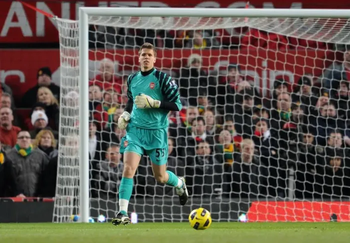 Framed Print : Wojciech Szczesny: Arsenal's Wall at Old Trafford in Manchester United's 1:0 Win (2010-11 Barclays Premier League) Framed Print : Wojciech Szczesny: Arsenal's Wall at Old Trafford in Manchester United's 1:0 Win (2010-11 Barclays Premier League)