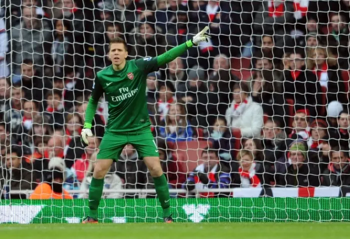 Framed Print : Wojciech Szczesny: Arsenal's Wall against Swansea City (2012-13) Framed Print : Wojciech Szczesny: Arsenal's Wall against Swansea City (2012-13)