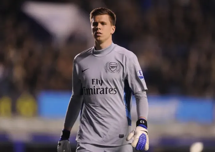 Framed Print : Wojciech Szczesny Focused: Everton vs Arsenal, Premier League 2011-12