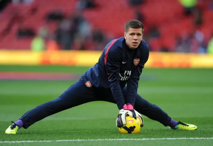 Framed Print : Wojciech Szczesny: Focused Before Manchester United vs Arsenal (Premier League 2013-14)
