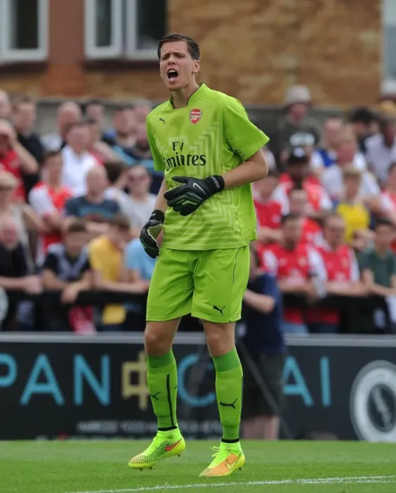 Framed Print : Wojciech Szczesny Training at Borehamwood: Arsenal's Pre-Season Friendly