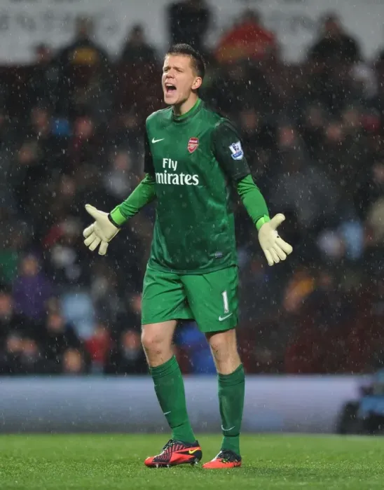 Framed Print : Wojciech Szczesny: Unyielding Guardian of Arsenal at Villa Park (2012-13) Framed Print : Wojciech Szczesny: Unyielding Guardian of Arsenal at Villa Park (2012-13)