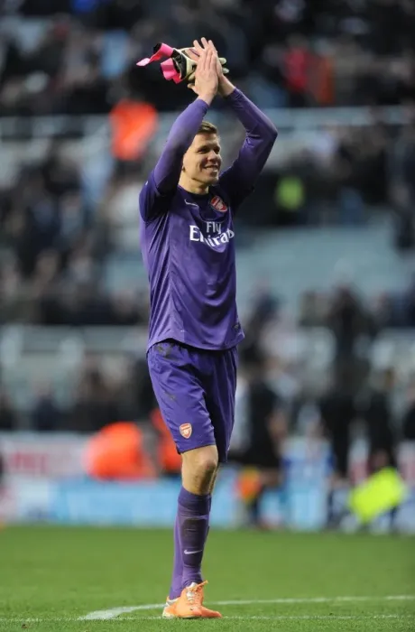 Framed Print : Wojciech Szczesny's Triumphant Moment: Newcastle United vs. Arsenal (2013-14) Framed Print : Wojciech Szczesny's Triumphant Moment: Newcastle United vs. Arsenal (2013-14)