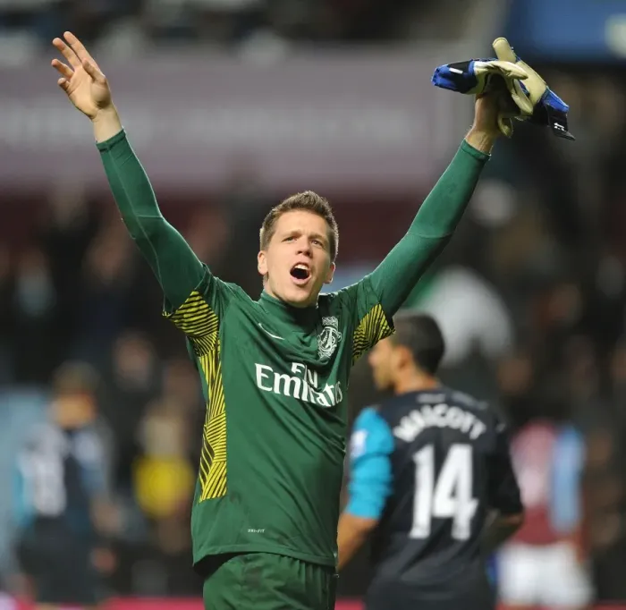 Framed Print : Wojciech Szczesny's Victory Celebration: Aston Villa vs. Arsenal, Premier League 2011-12 Framed Print : Wojciech Szczesny's Victory Celebration: Aston Villa vs. Arsenal, Premier League 2011-12