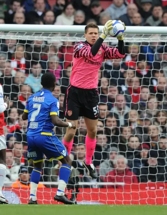 Framed Print : Wojcjech Szczesny (Arsenal). Arsenal 1: 1 Leeds United, FA Cup 3rd Round Framed Print : Wojcjech Szczesny (Arsenal). Arsenal 1: 1 Leeds United, FA Cup 3rd Round