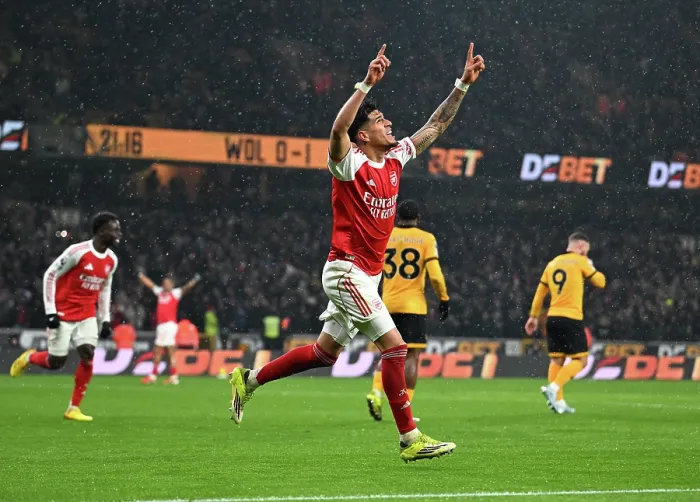Framed Print : Wolverhampton Wanderers v Arsenal - Premier League