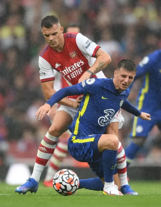 Framed Print : Xhaka vs. Mount: A Battle of Midfield Masters in Arsenal vs. Chelsea, Premier League 2021-22