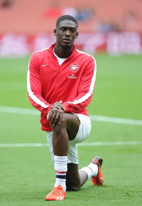 Framed Print : Yaya Sanogo: Arsenal's Ready-to-Roar Striker Ahead of Arsenal v Aston Villa Clash (2013-14)
