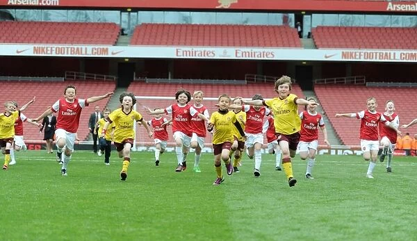 Young Gunner's Determined Performance Amidst Arsenal's 1:2 Defeat against Aston Villa, Emirates Stadium, May 2011