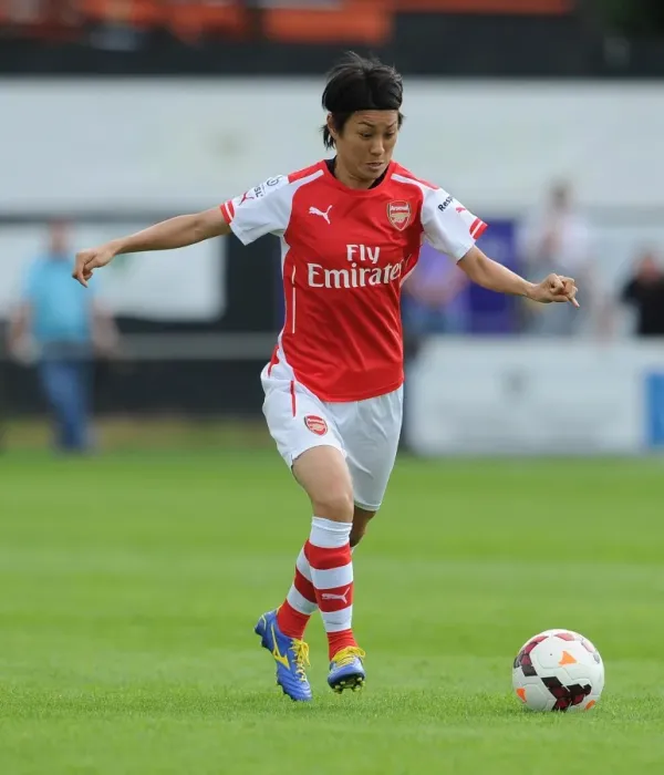 Framed Print : Yukari Kinga in Action: Millwall Lionesses vs. Arsenal Ladies, WSL Continental Cup