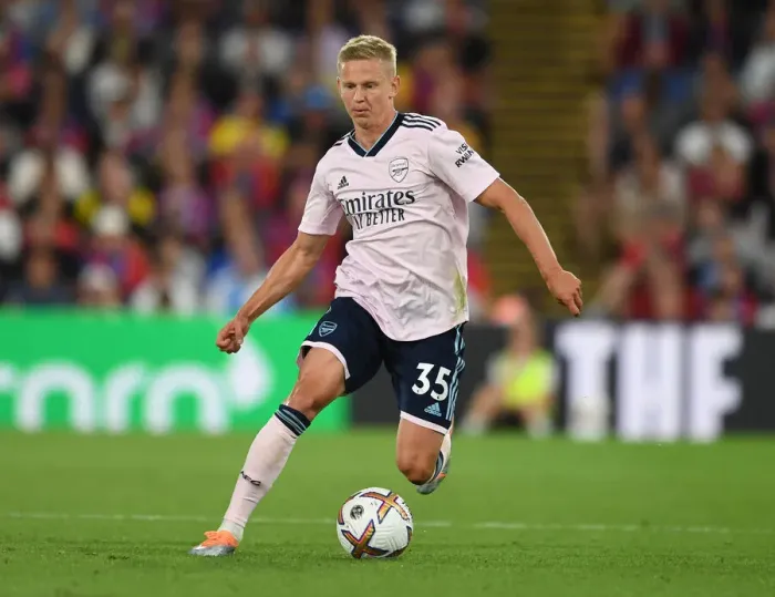 Framed Print : Zinchenko in Action: Arsenal vs. Crystal Palace, 2022-23 Premier League