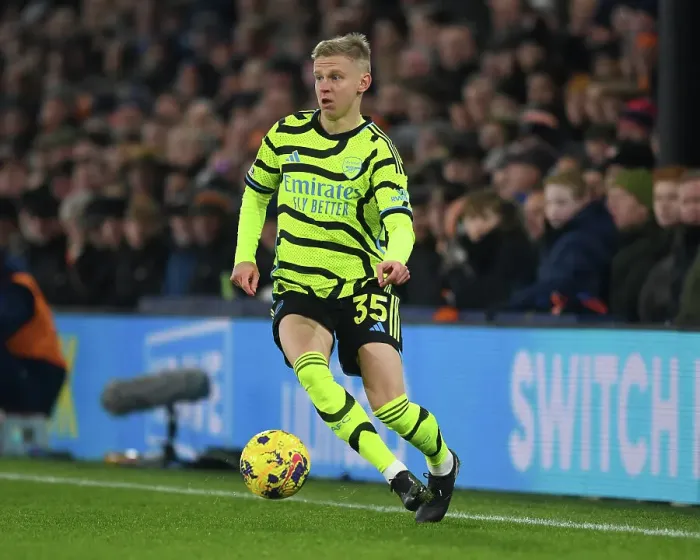 Framed Print : Zinchenko in Action: Arsenal's Star Performance at Luton Town (2023-24)